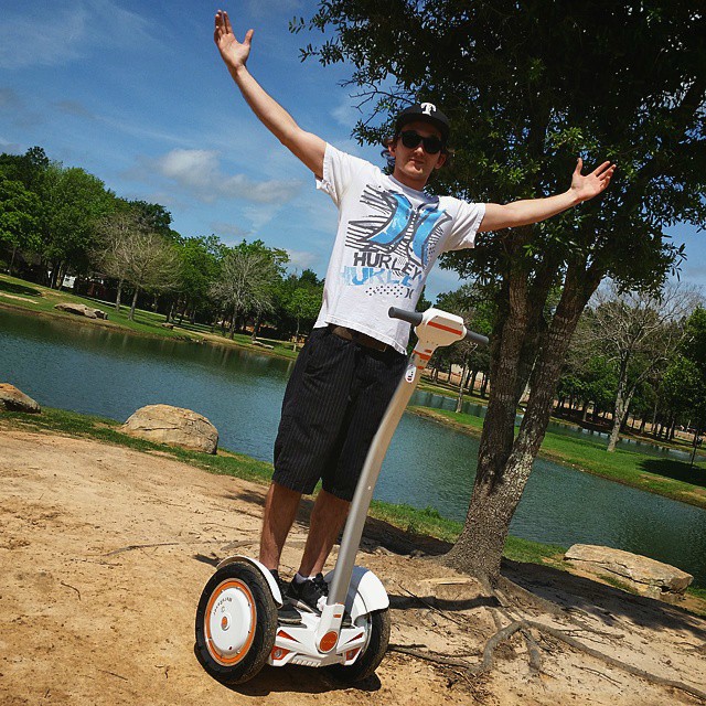 Airwheel Intelligent Self-Balancing Scooter are becoming highly popular