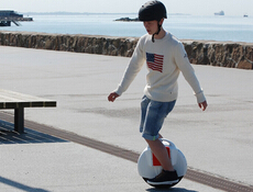 Airwheel س 6 عندما يتعلق الأمر لمشاهدة المعالم السياحية في الأماكن ذات الأهمية، سيكون خياراً جيدا.