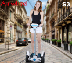  على أي حال، Airwheel سكوتر كهربائية ذاتية التوازن تسعى جاهدة لتزويد سكان المدينة بمثال آخر من الحياة في المدينة الحديثة.