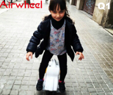 물 침투 Airwheel 스쿠터, 그것은 발생할 수 있습니다 단락.