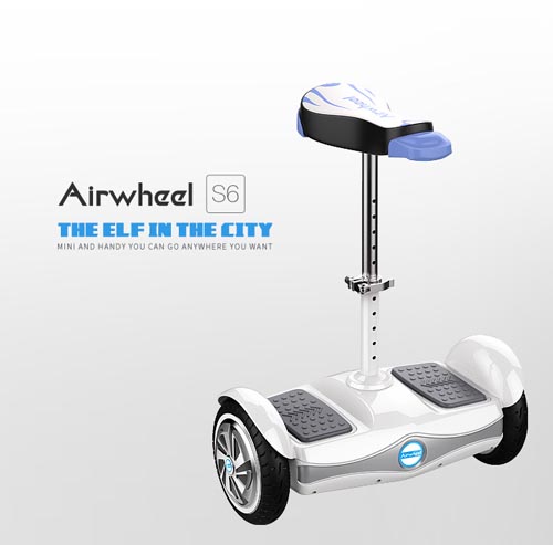 Airwheel S6 attrezzata sella scooter elettrico è appena a destra significava per quelle persone.