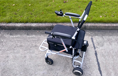 Airwheel H8 motorised wheelchair