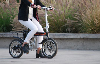 Airwheel R5 intelligent electric assist bike